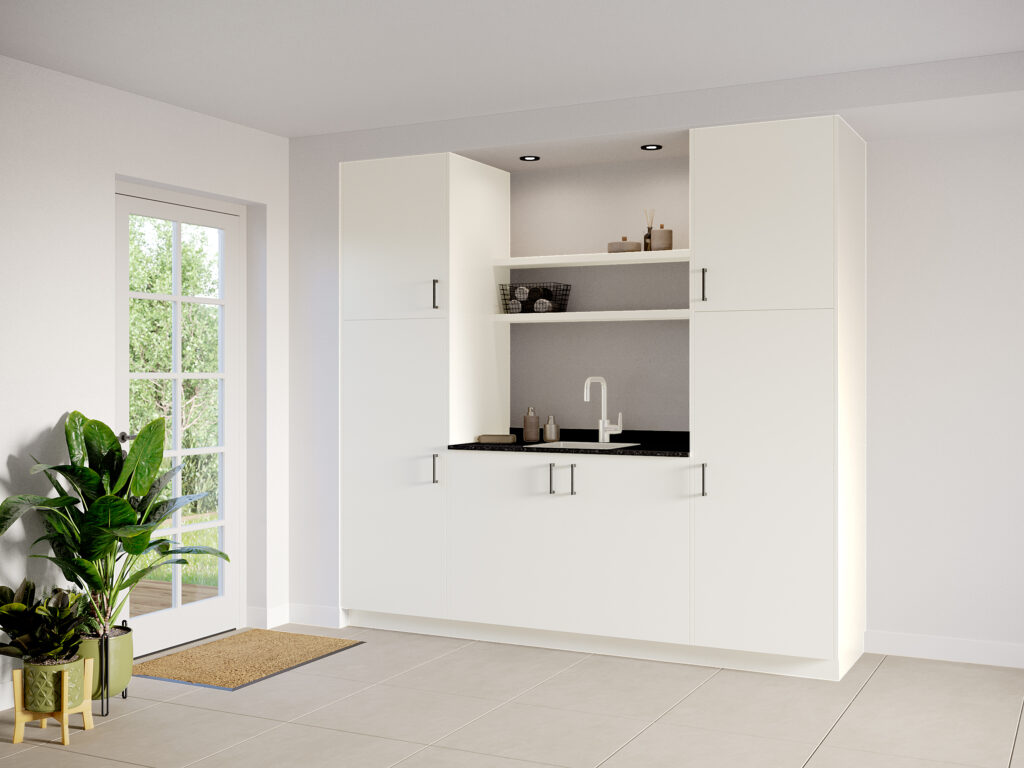 Interieur bijkeuken model Condor, gebroken wit kleur, met ara zwart mat handgrepen en tray werkblad.